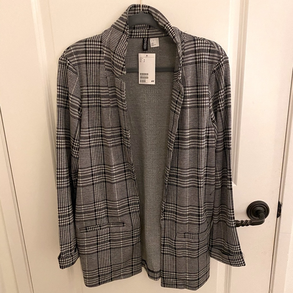 H&M black&white plaid blazer size S. Never Worn.
